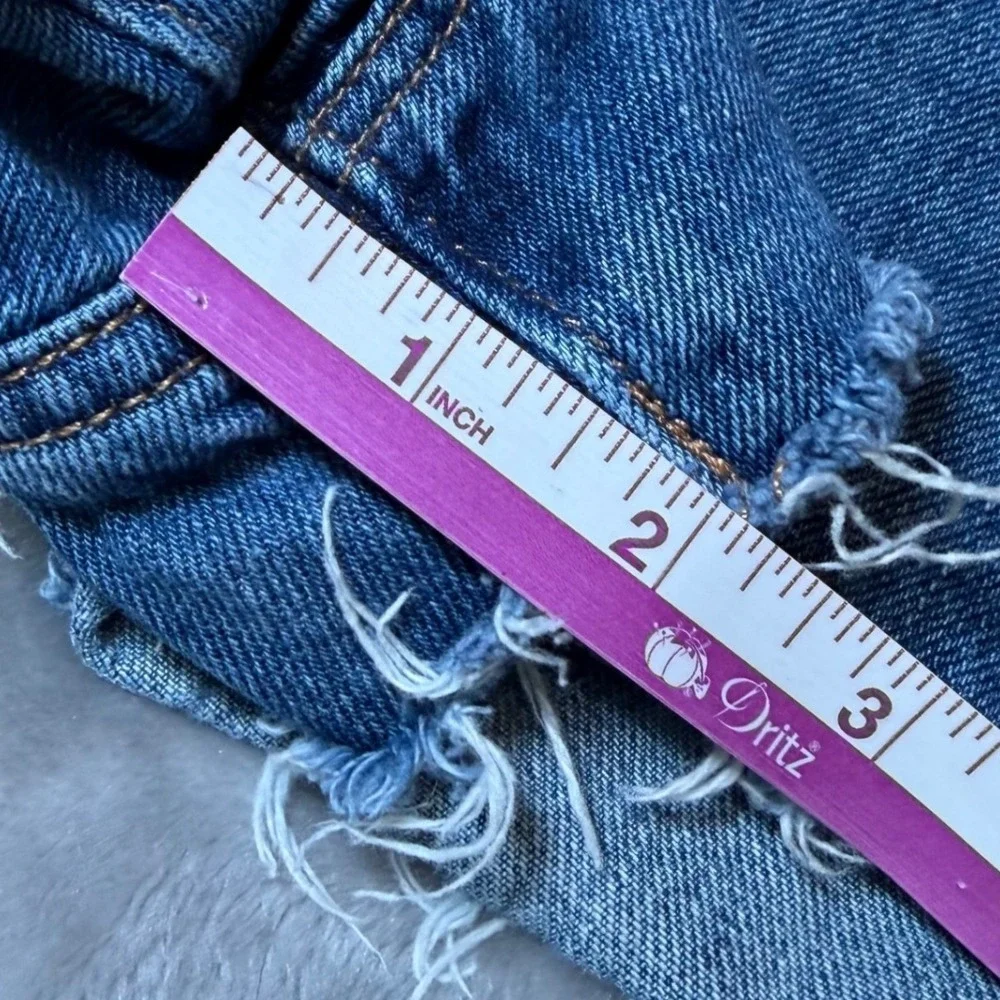 Old Navy Womens Size 8 Boyfriend Denim Cutoff Shorts Blue Distressed Raw Hem